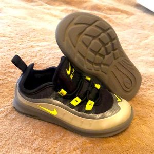 Nike air shoes size 9